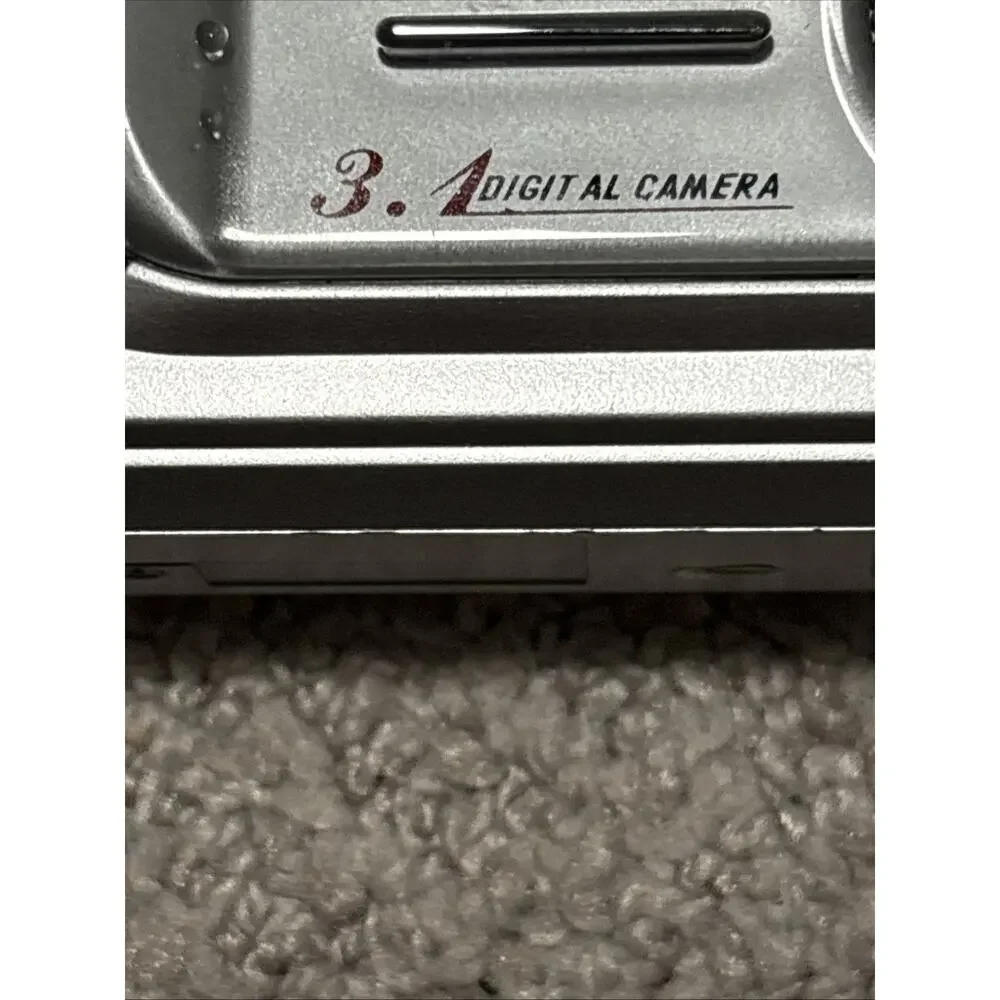 Unbranded Vintage silver 3.1-megapixel digital camera from early 2000s DOES Work